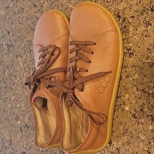 Vivobarefoot Addis Size 41 (8.5 US)